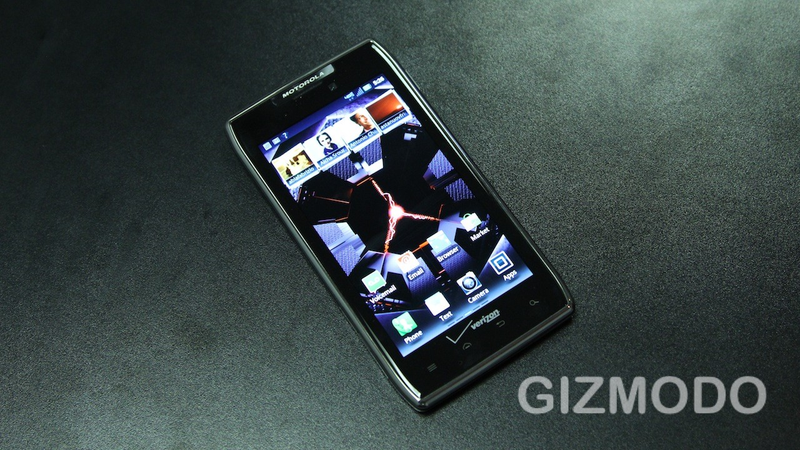 Illustration for article titled Motorola Droid 4 and RAZR MAXX Hands On: Two Giant Leaps for Droidkind